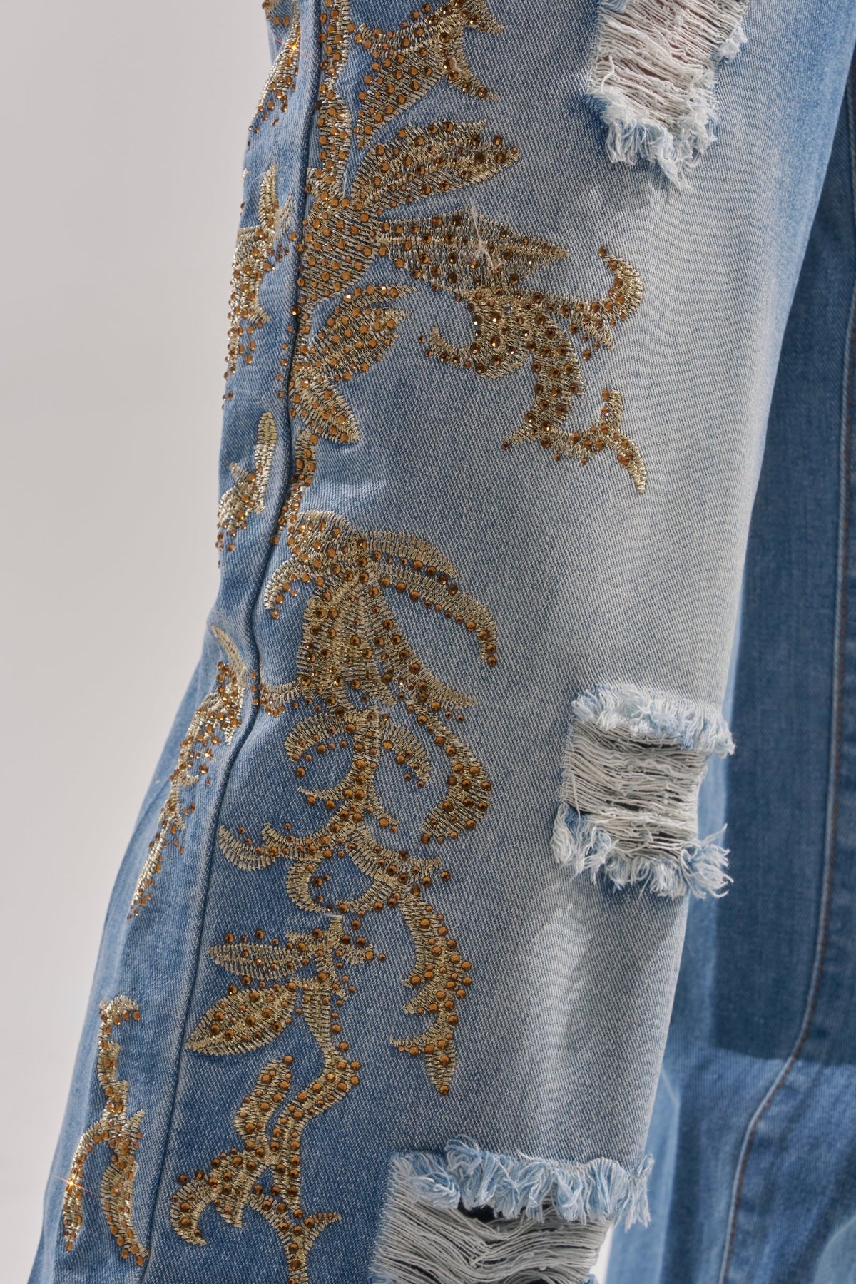 CLEO GOLDEN DISTRESSED STRAIGHT DENIM PANT
