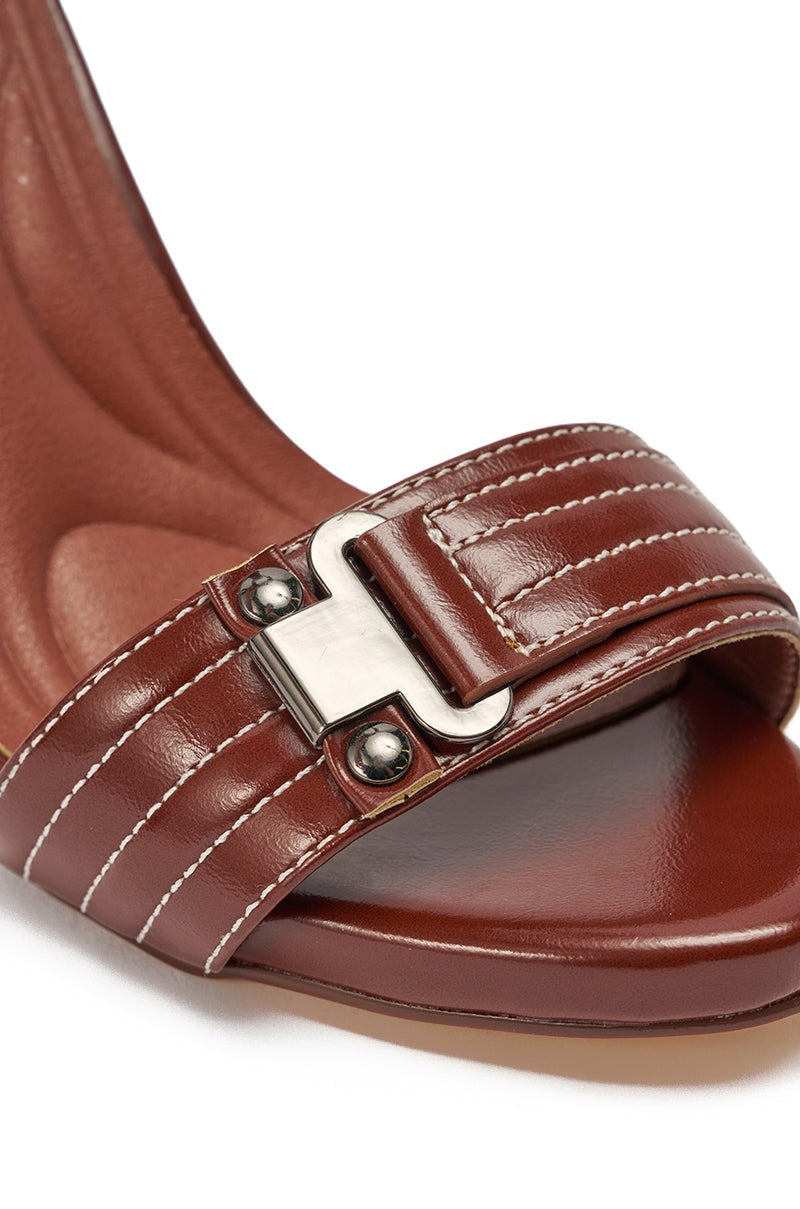 AKIRA GOLD ELEGY BROWN CROC BUCKLE HARDWARE STILETTO SANDAL