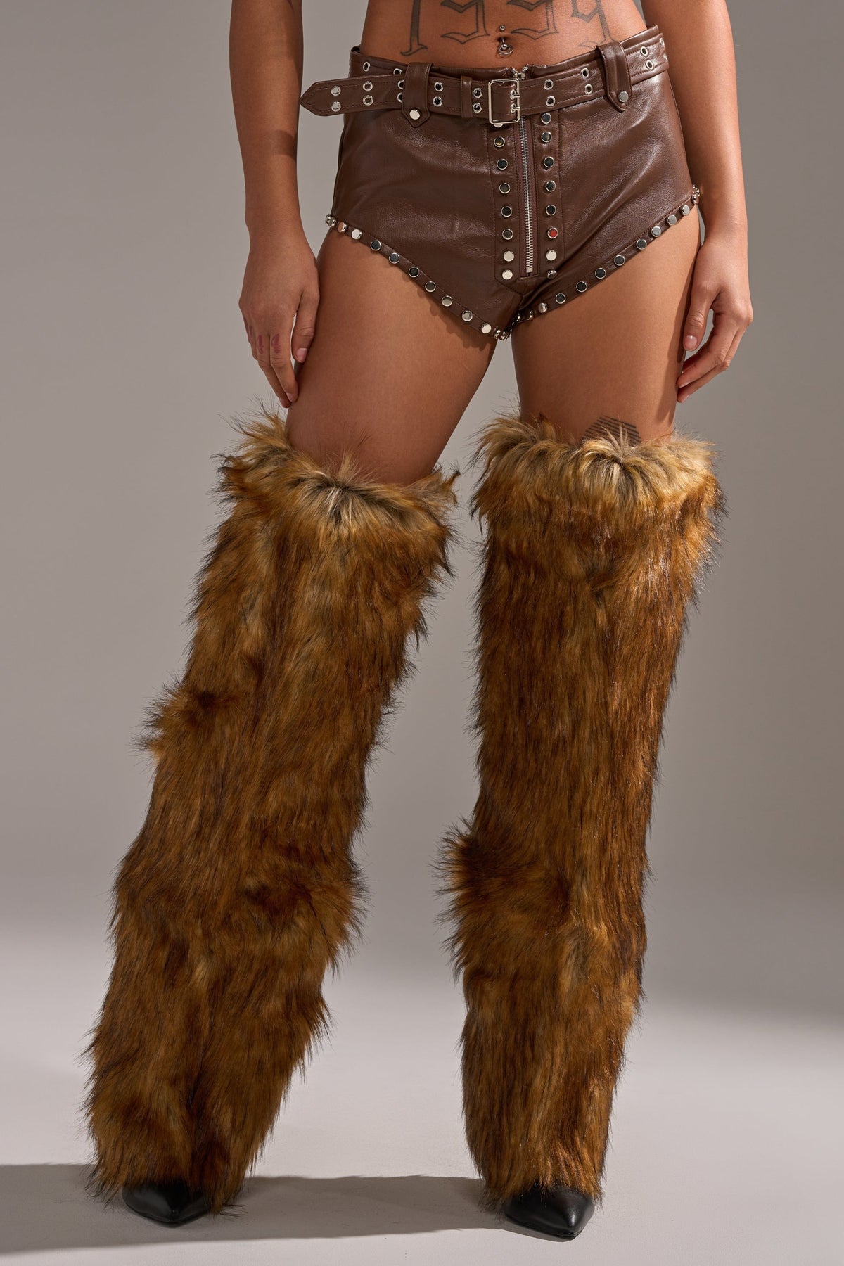 BABY PLZ FAUX LEATHER STUD HOT SHORT IN BROWN