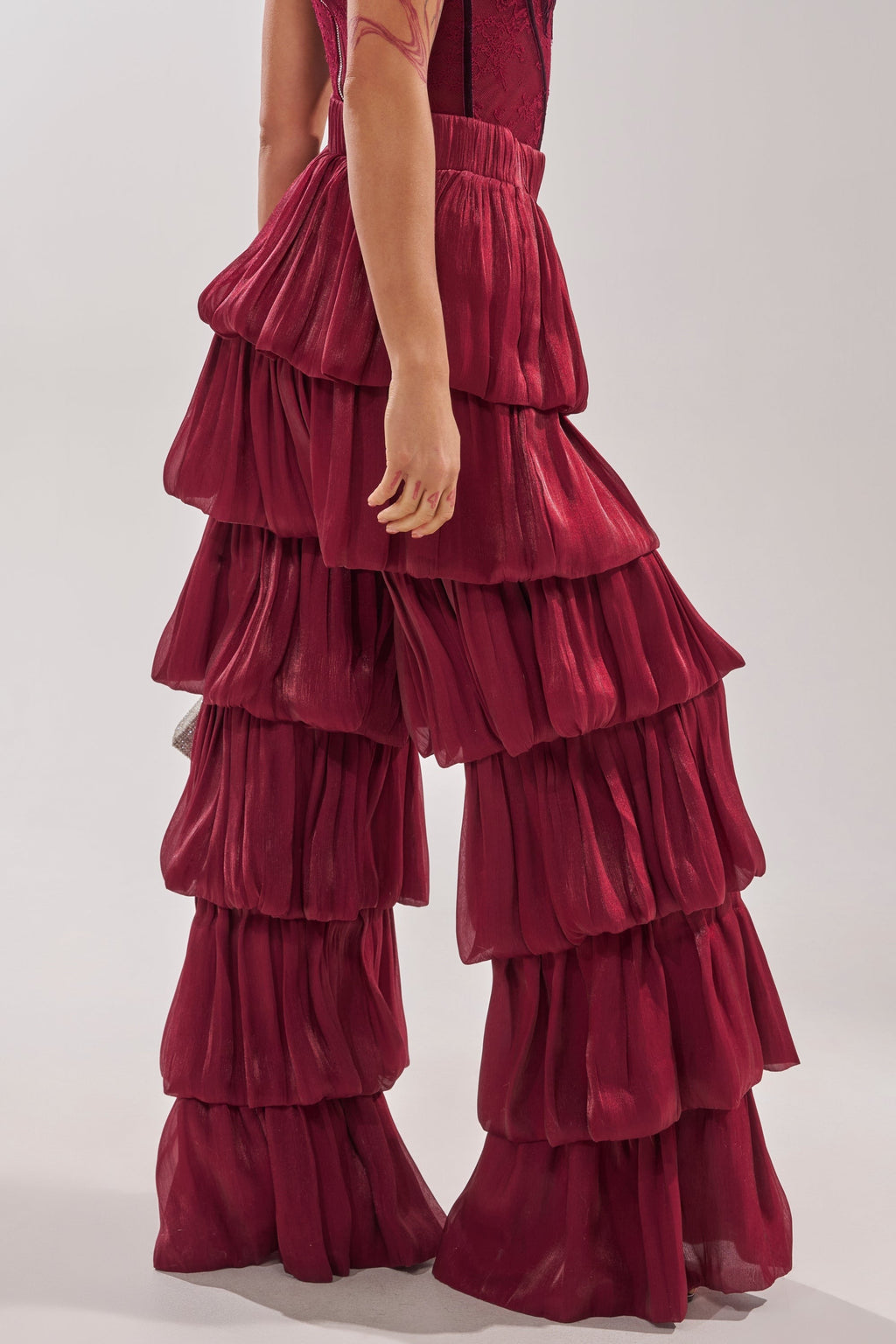 STAR OF THE NIGHT FLOUNCY PANT IN BURGUNDY