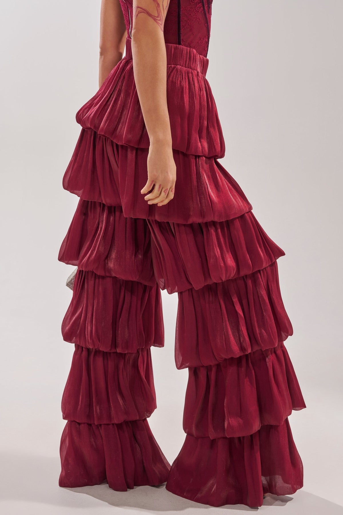 STAR OF THE NIGHT FLOUNCY PANT IN BURGUNDY