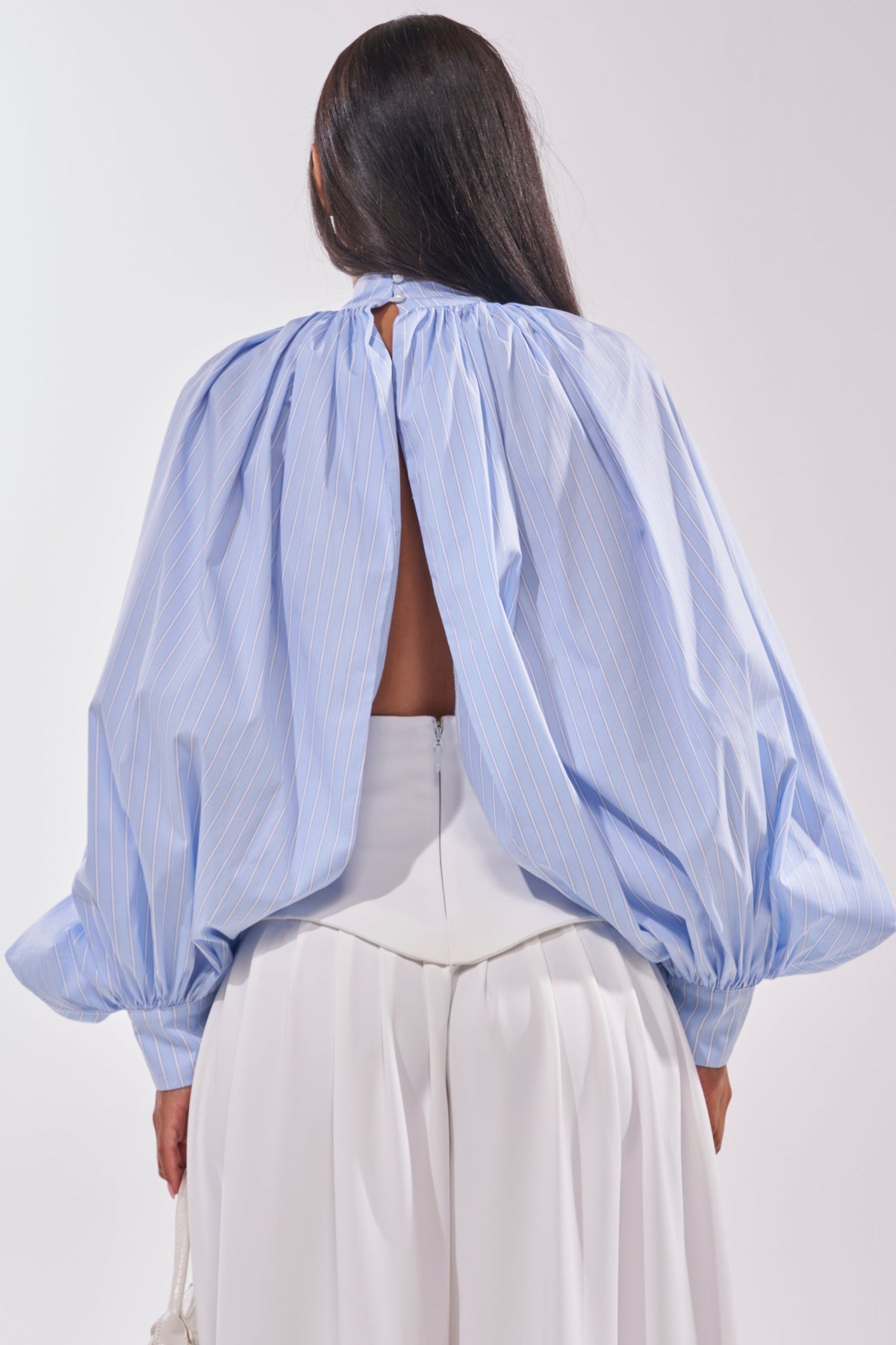 MASTERPIECE POPLIN PUFF LONG SLEEVE TOP IN BLUE