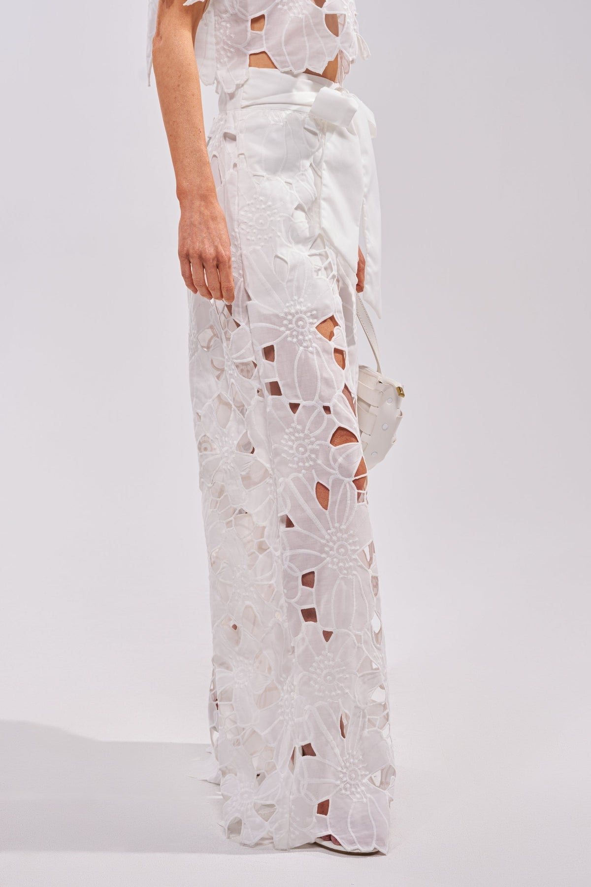 DOLLY FLORAL PALAZZO PANT IN WHITE