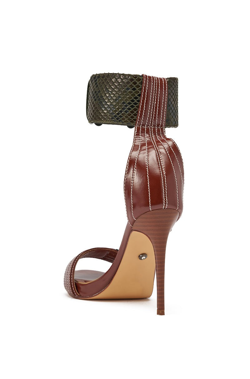 AKIRA GOLD ELEGY BROWN CROC BUCKLE HARDWARE STILETTO SANDAL