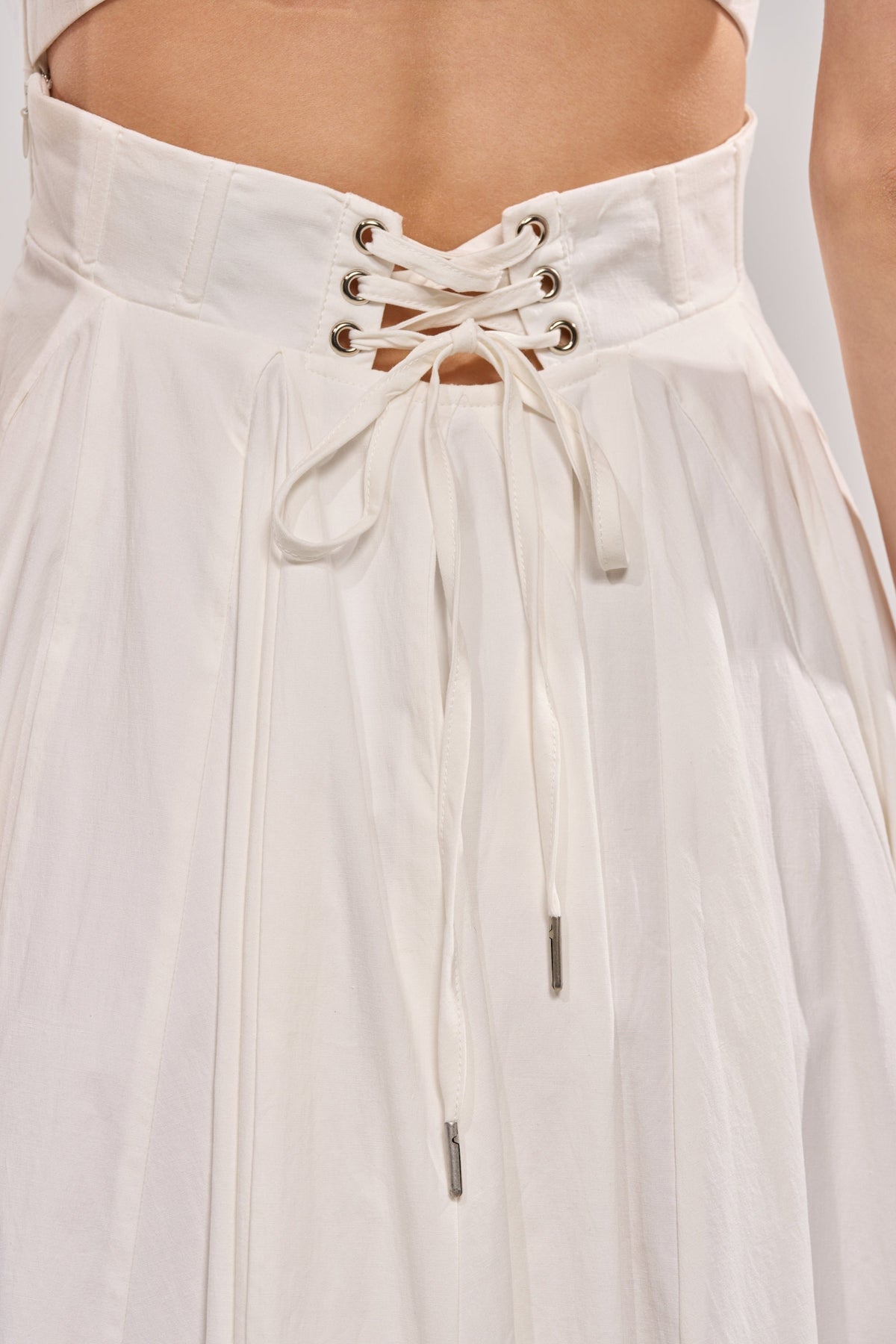 KEEP IT LOWKEY POPLIN MIDI DRESS IN WHITE