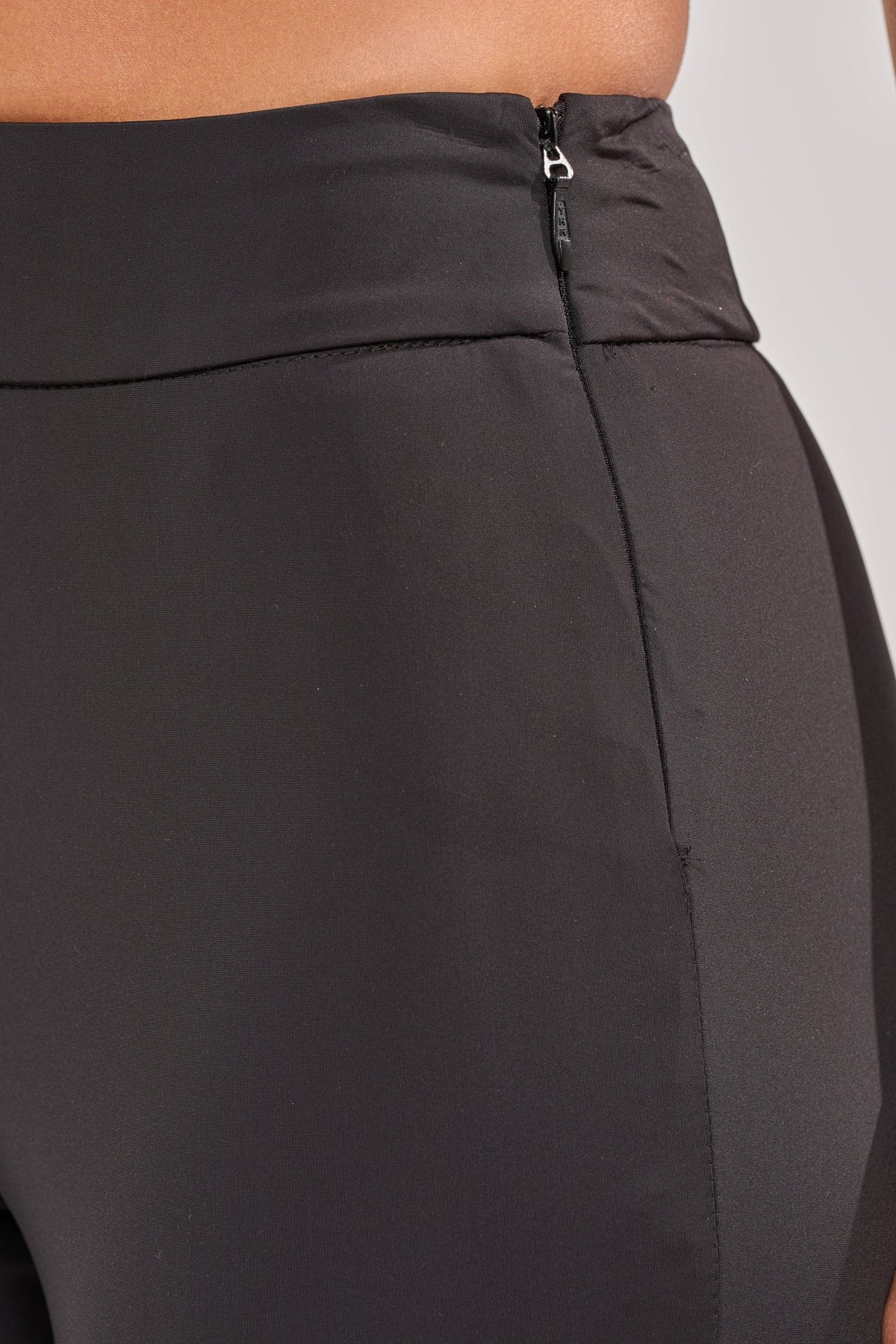 CHECK IT OUT GROMMET FLARE LEGGING