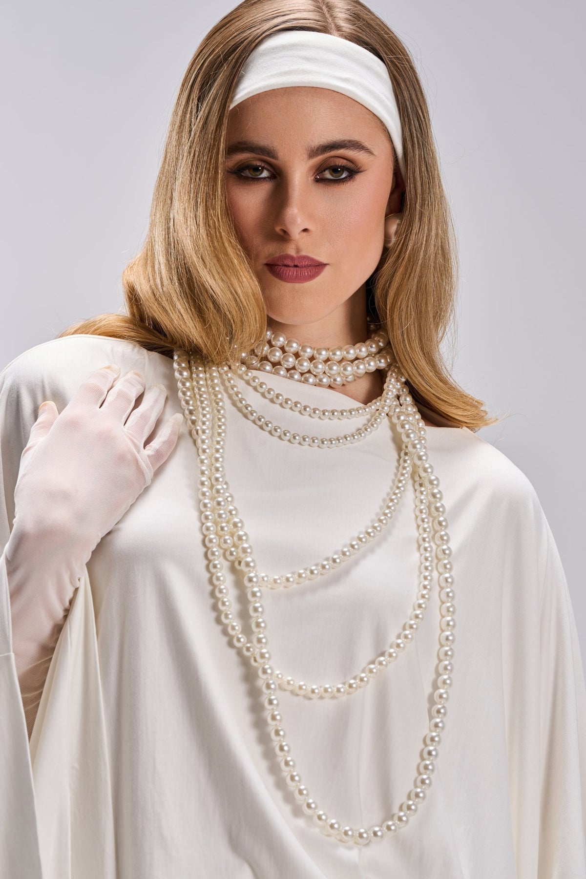 PENELOPE STATEMENT PEARL NECKLACE