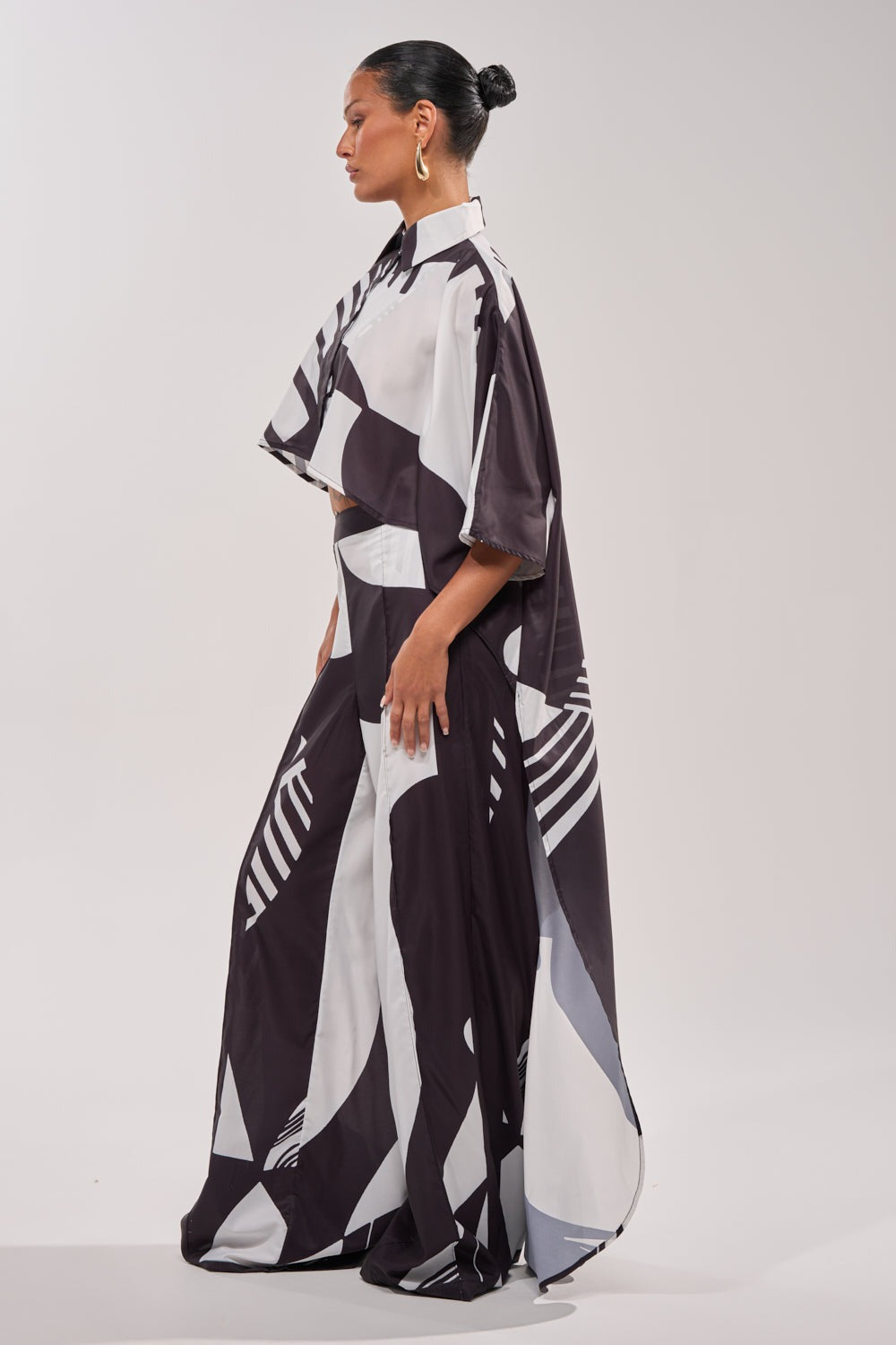 NOIR GODDESS COLLARED CAPE TOP