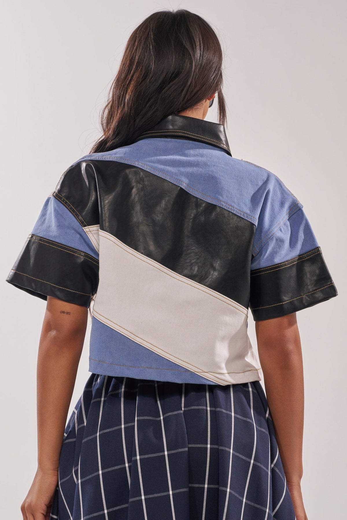 GUESS WHAT STRIPE SHORT SLEEVE BUTTON DOWN