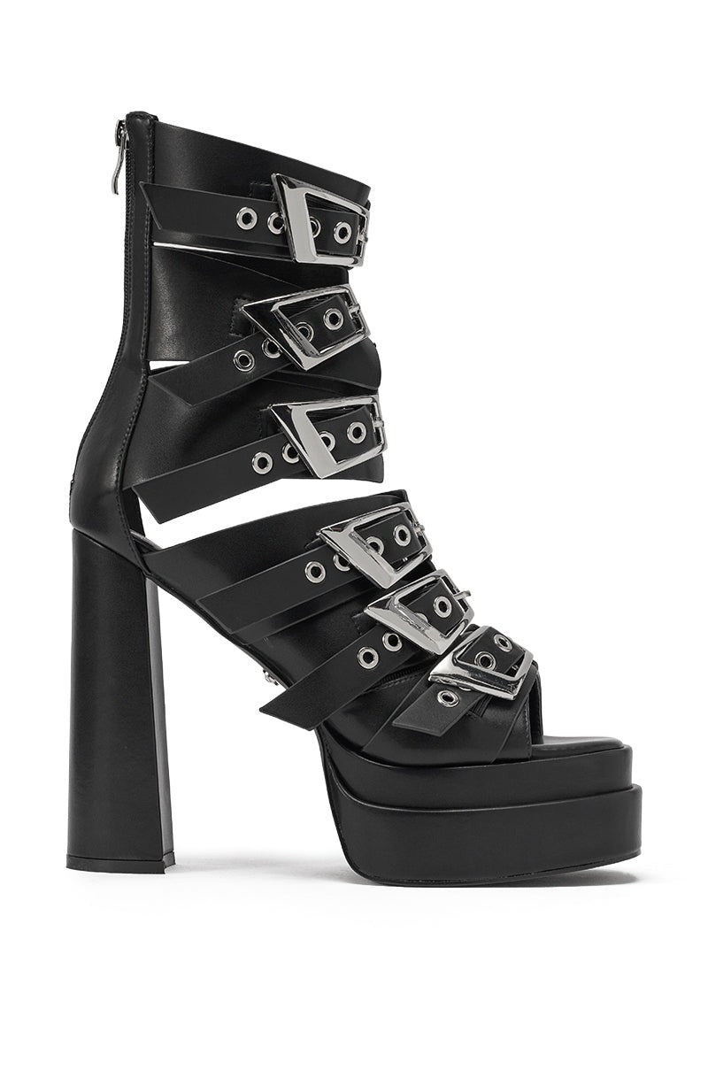 AKIRA GOLD ALBERIC BLACK CHUNKY PLATFORM SANDAL