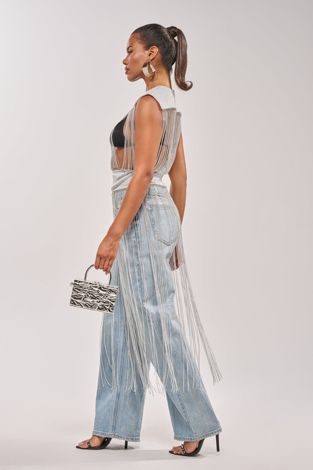 ARK SLEEVELESS CHAIN TOP