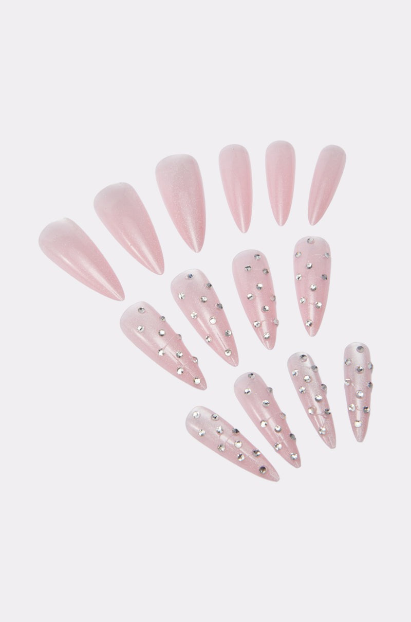 GIRLY VIBES FALSE NAILS