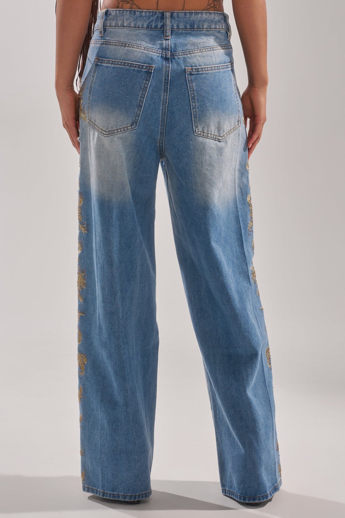 CLEO GOLDEN DISTRESSED STRAIGHT DENIM PANT