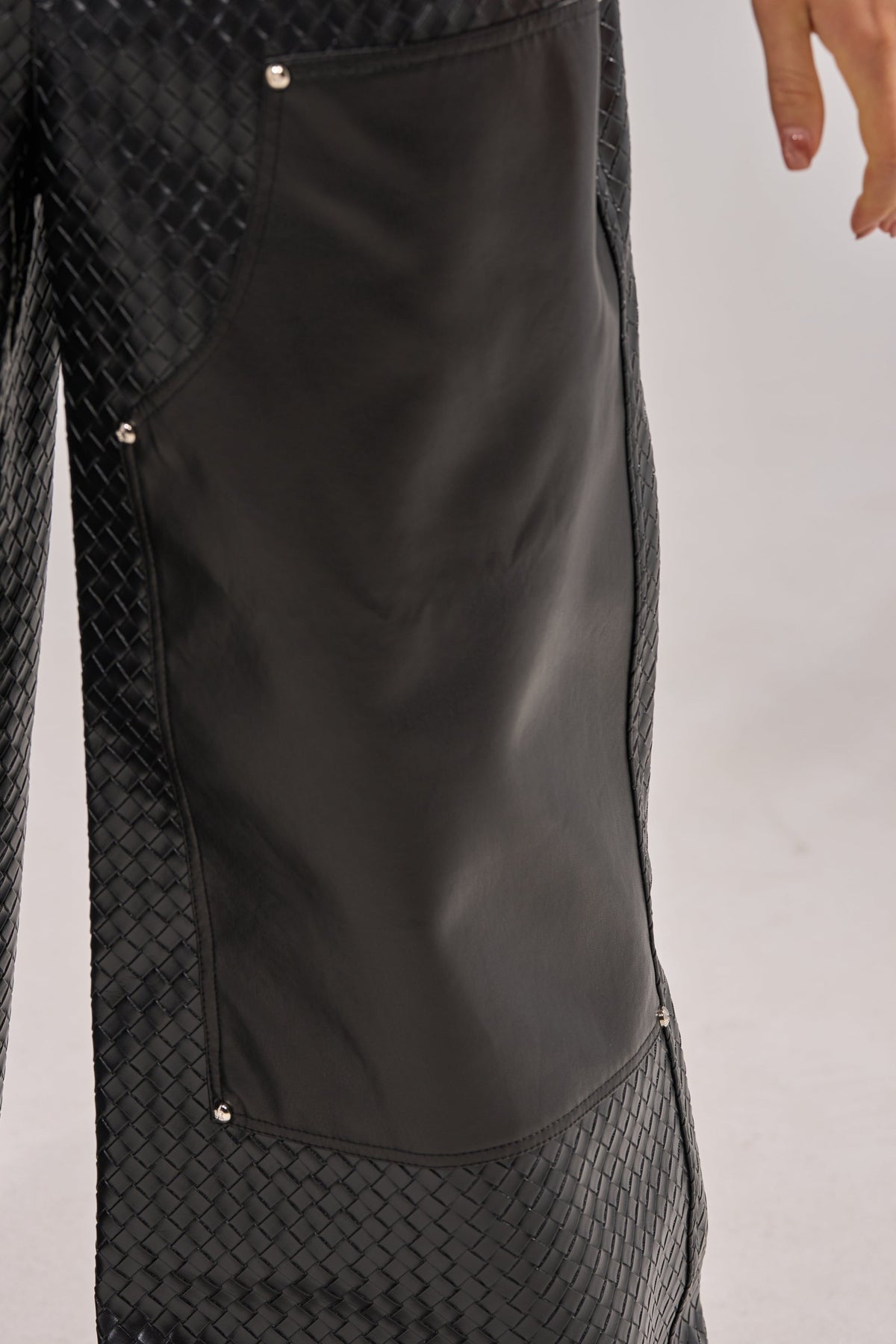 WILD TEXTURED FAUX LEATHER PANT