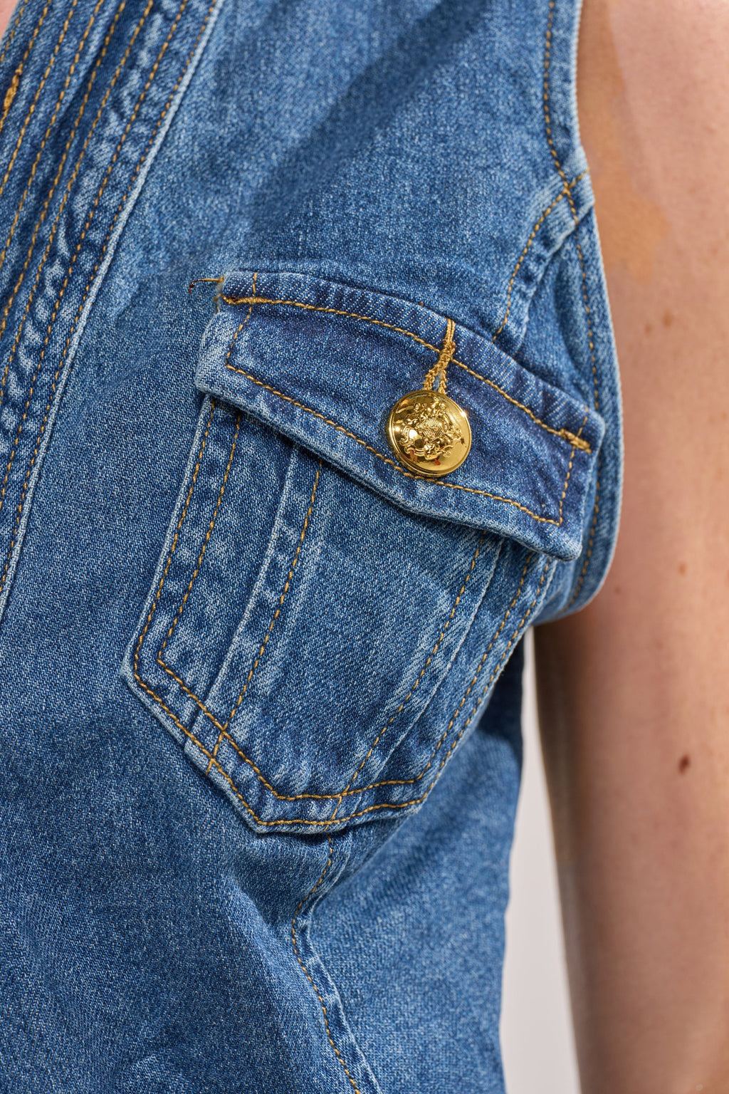 STAY CLASSY DENIM BUTTON DOWN