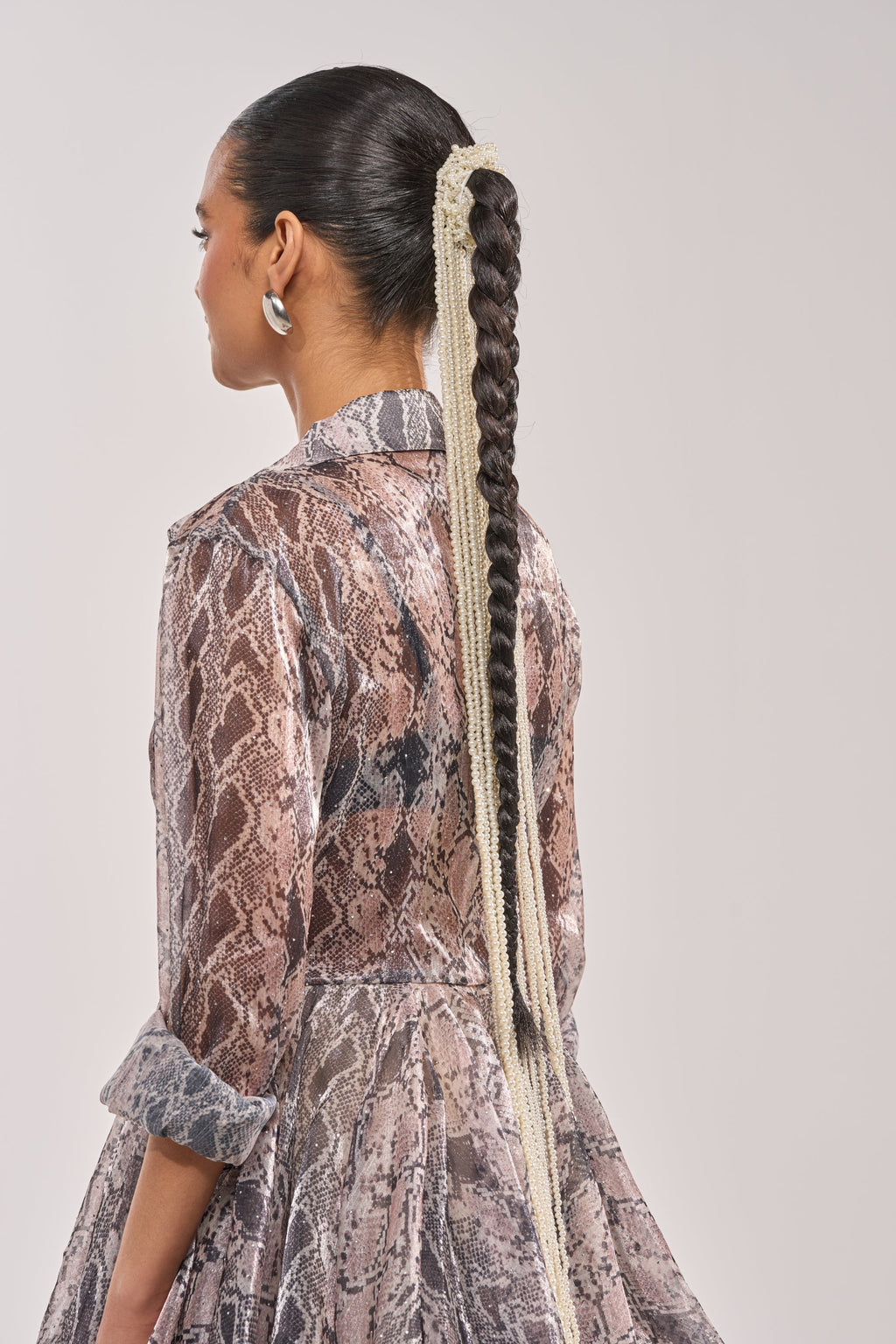 PURE VIBES PEARL HAIR ACCESSORY