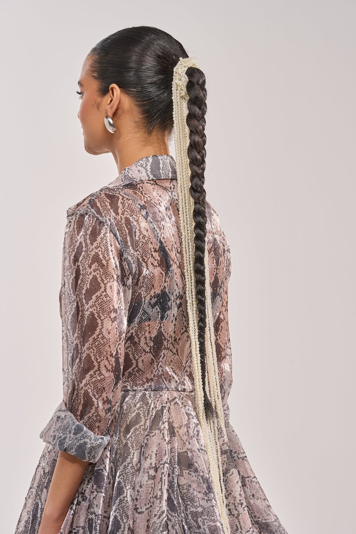 PURE VIBES PEARL HAIR ACCESSORY