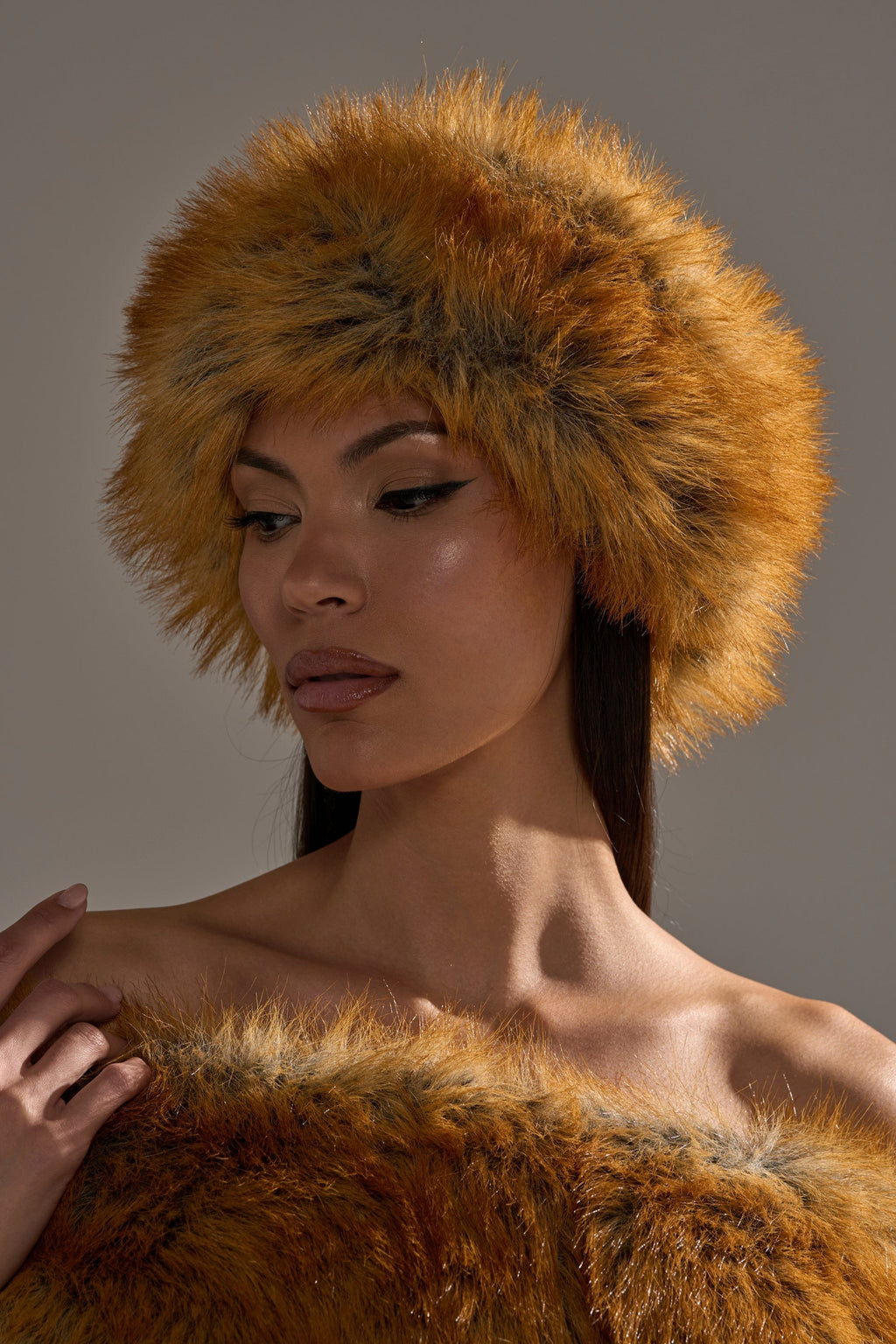 REALLY LIKE THAT FAUX FUR HEADBAND