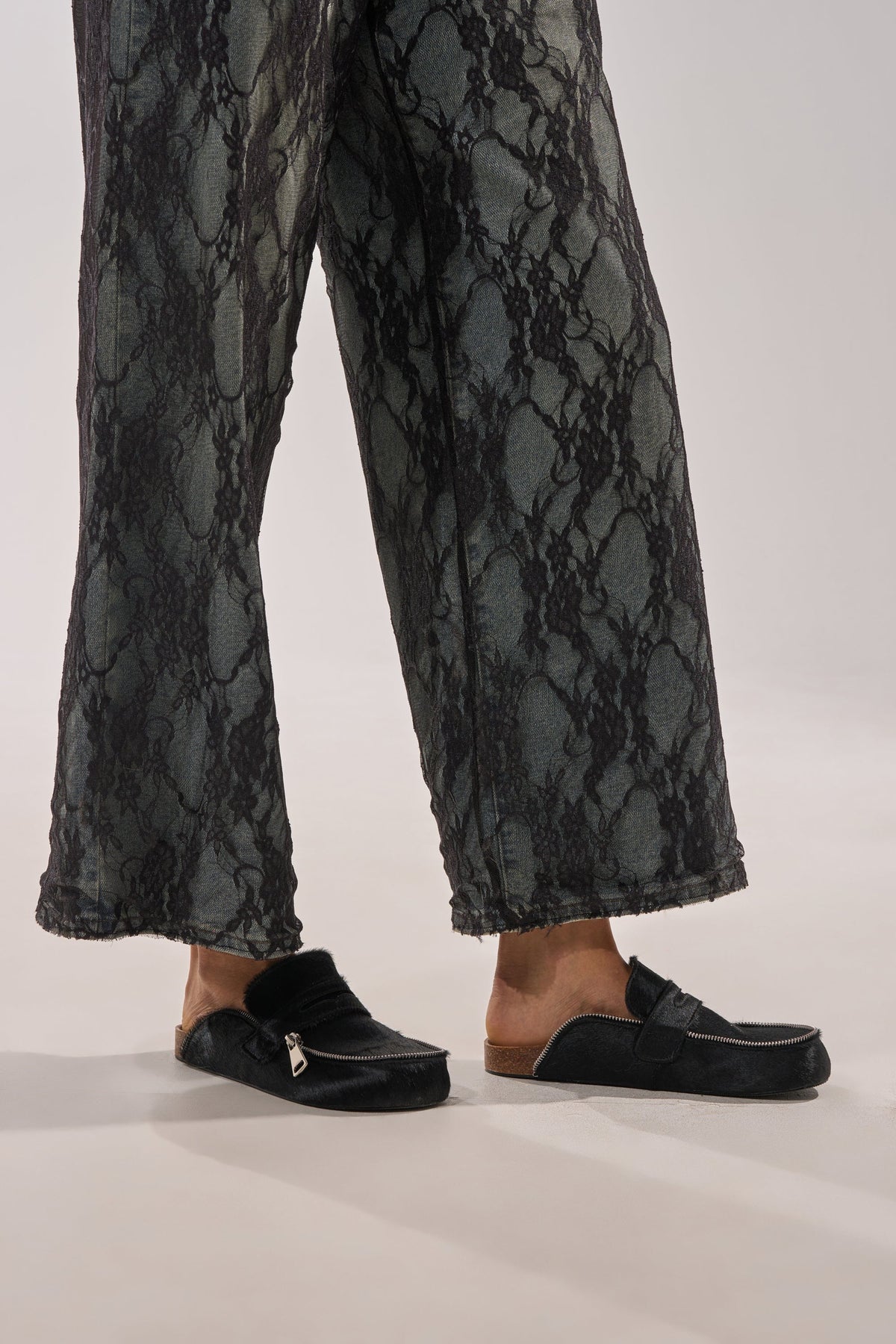 AZALEA WANG LIMERICK BLACK METAL EMBELLISHMENT FLAT