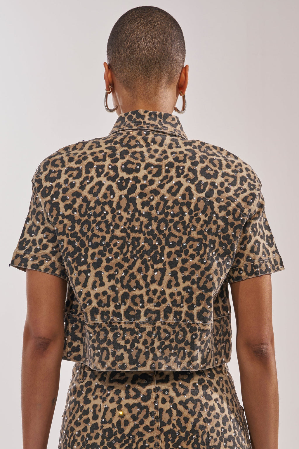 LEOPARD SISTA BUTTON DOWN