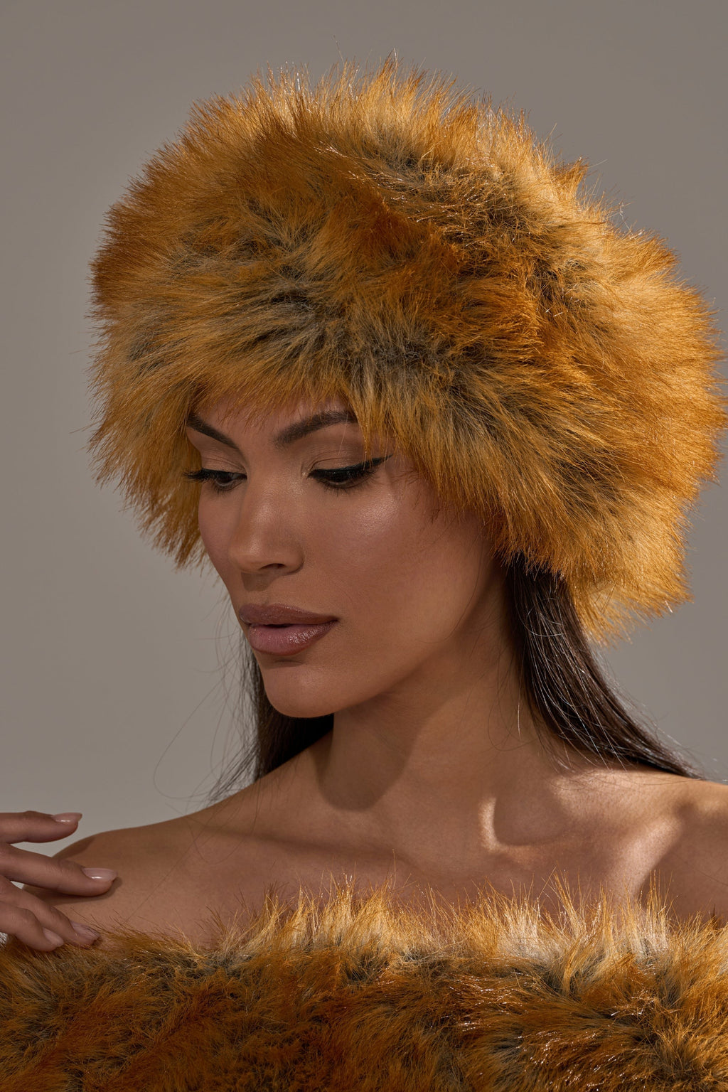 REALLY LIKE THAT FAUX FUR HEADBAND