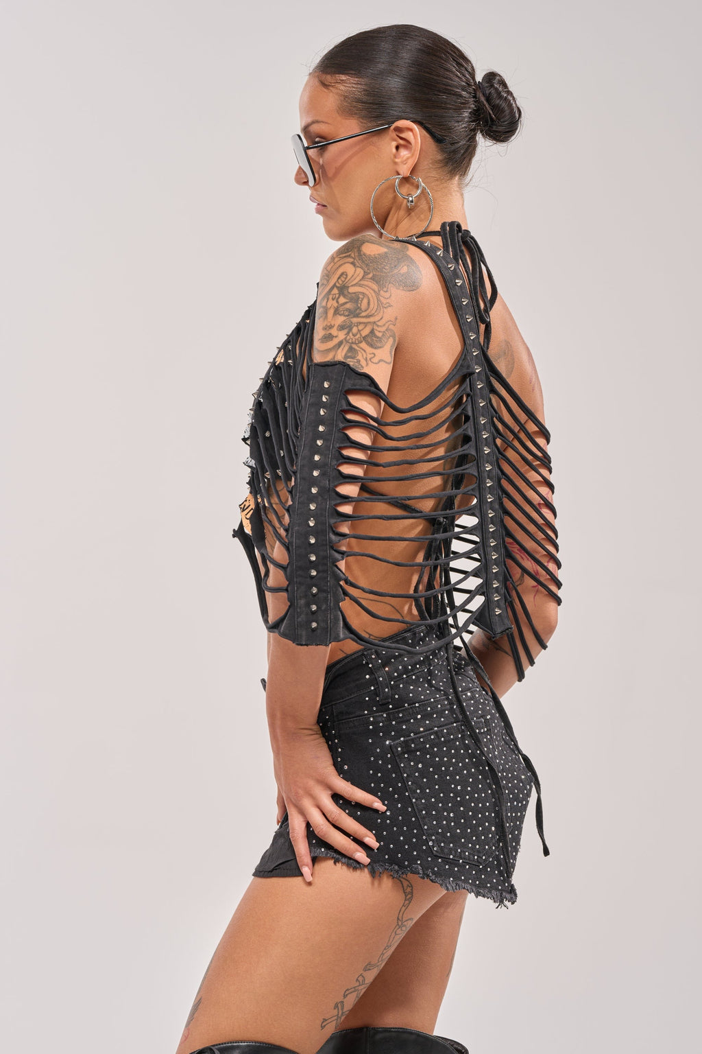 CHELLA DISTRESSED TOP
