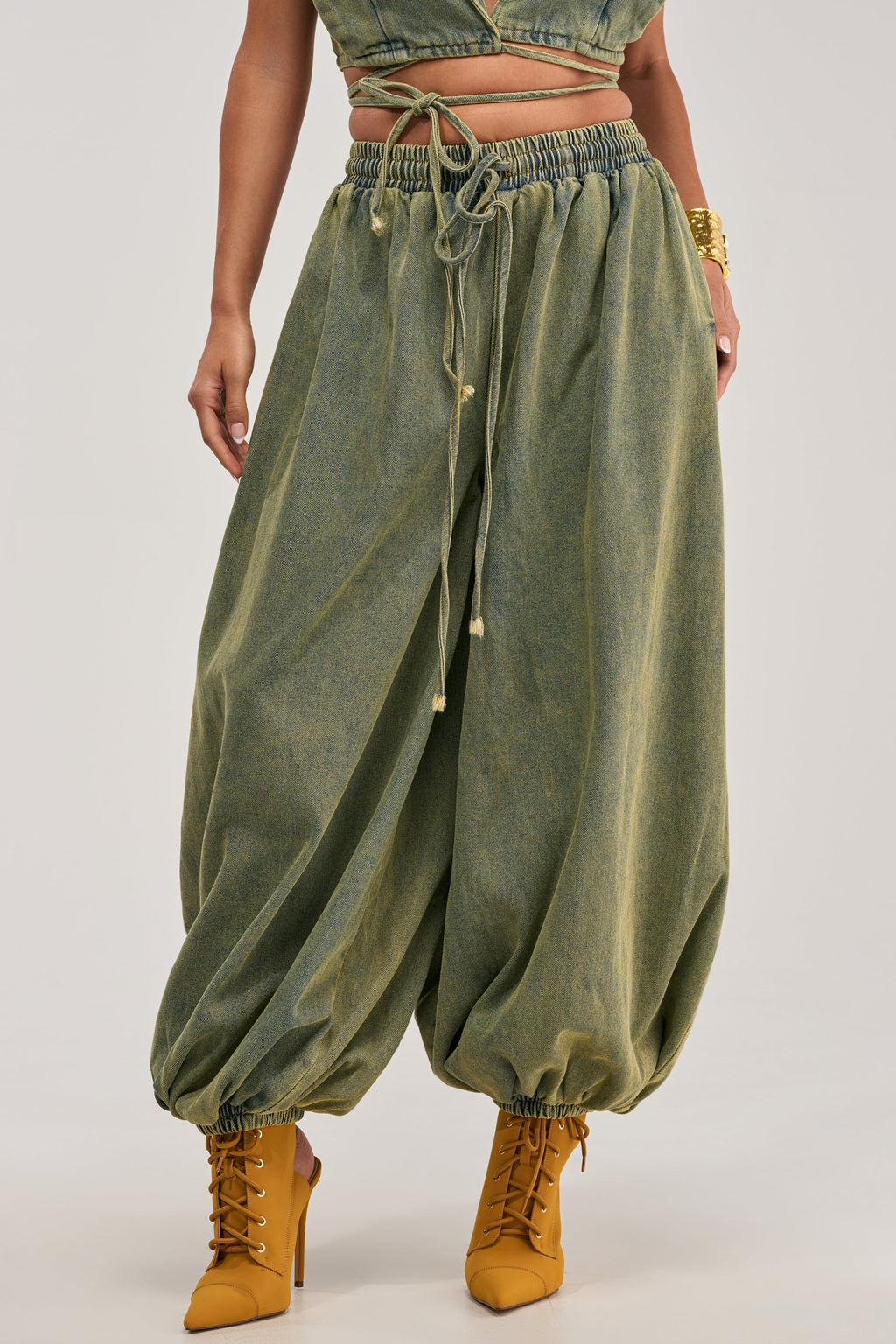 GUESS WHO BALLOON PANT IN DENIM