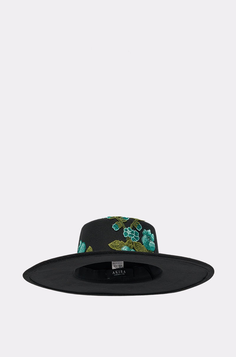 IN THE FIELD APPLIQUE BRIM HAT