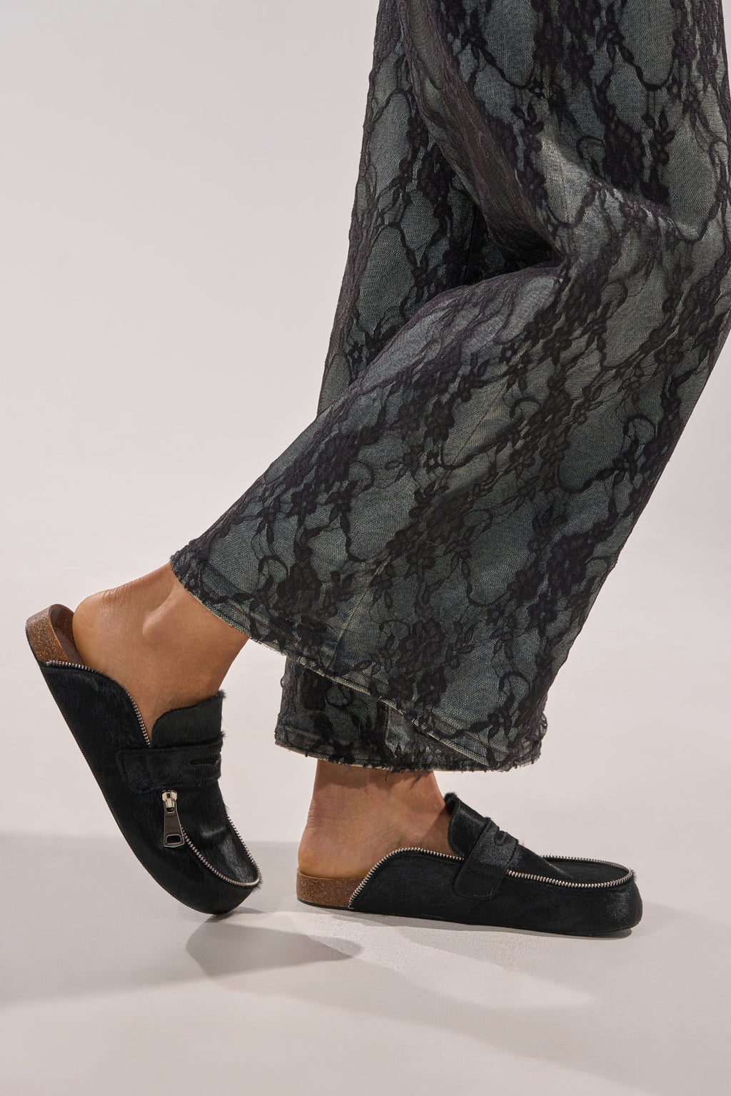 AZALEA WANG LIMERICK BLACK METAL EMBELLISHMENT FLAT