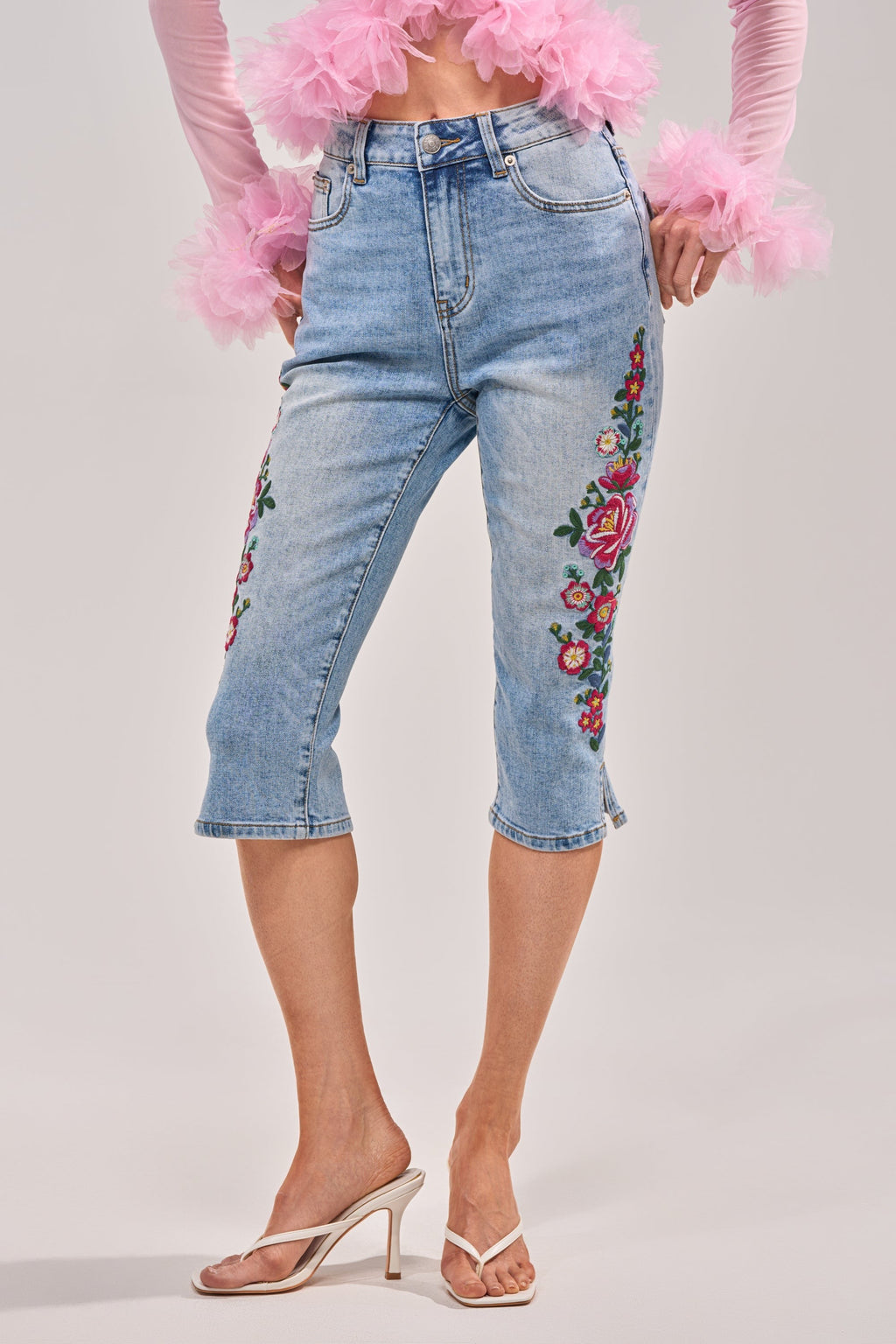 GIVE ME FLOWERS FLORAL CAPRI