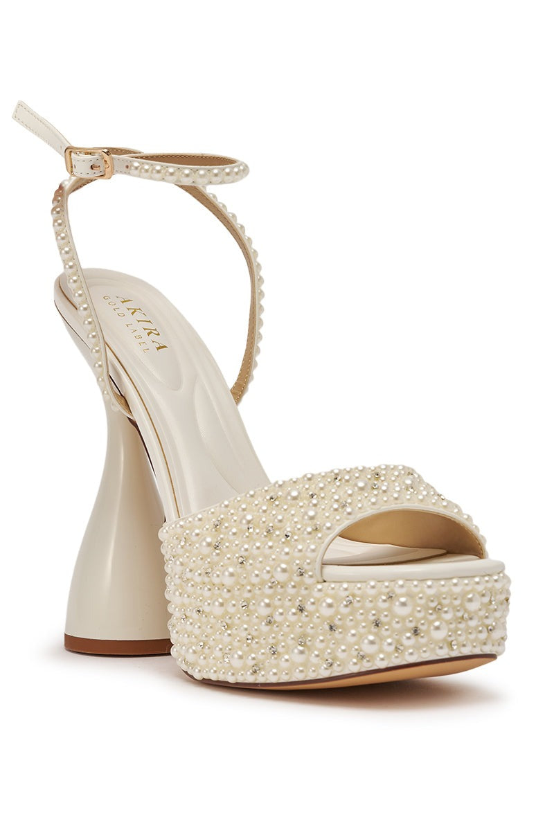 AKIRA GOLD GALINDA WHITE PEARL CHUNKY SANDAL