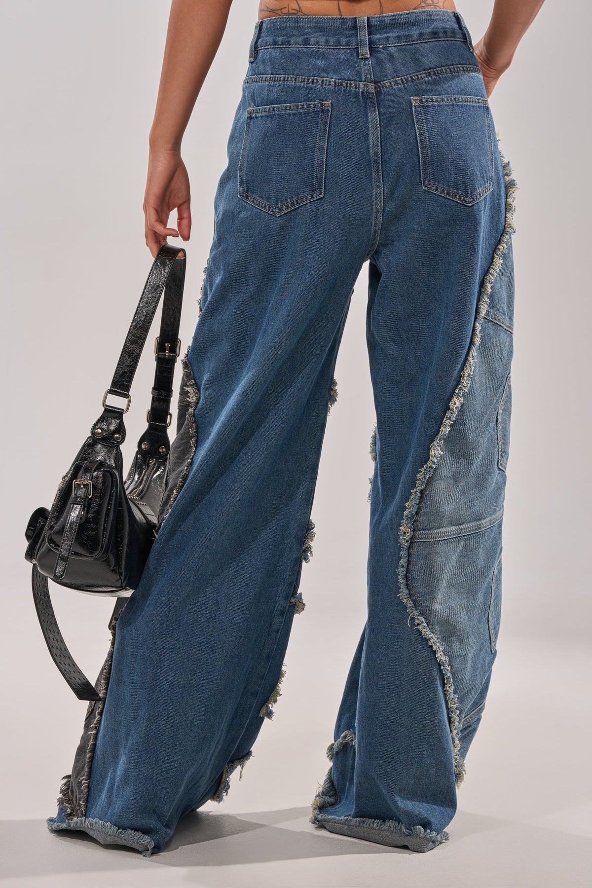 MIXED MATCH RELAXED DENIM