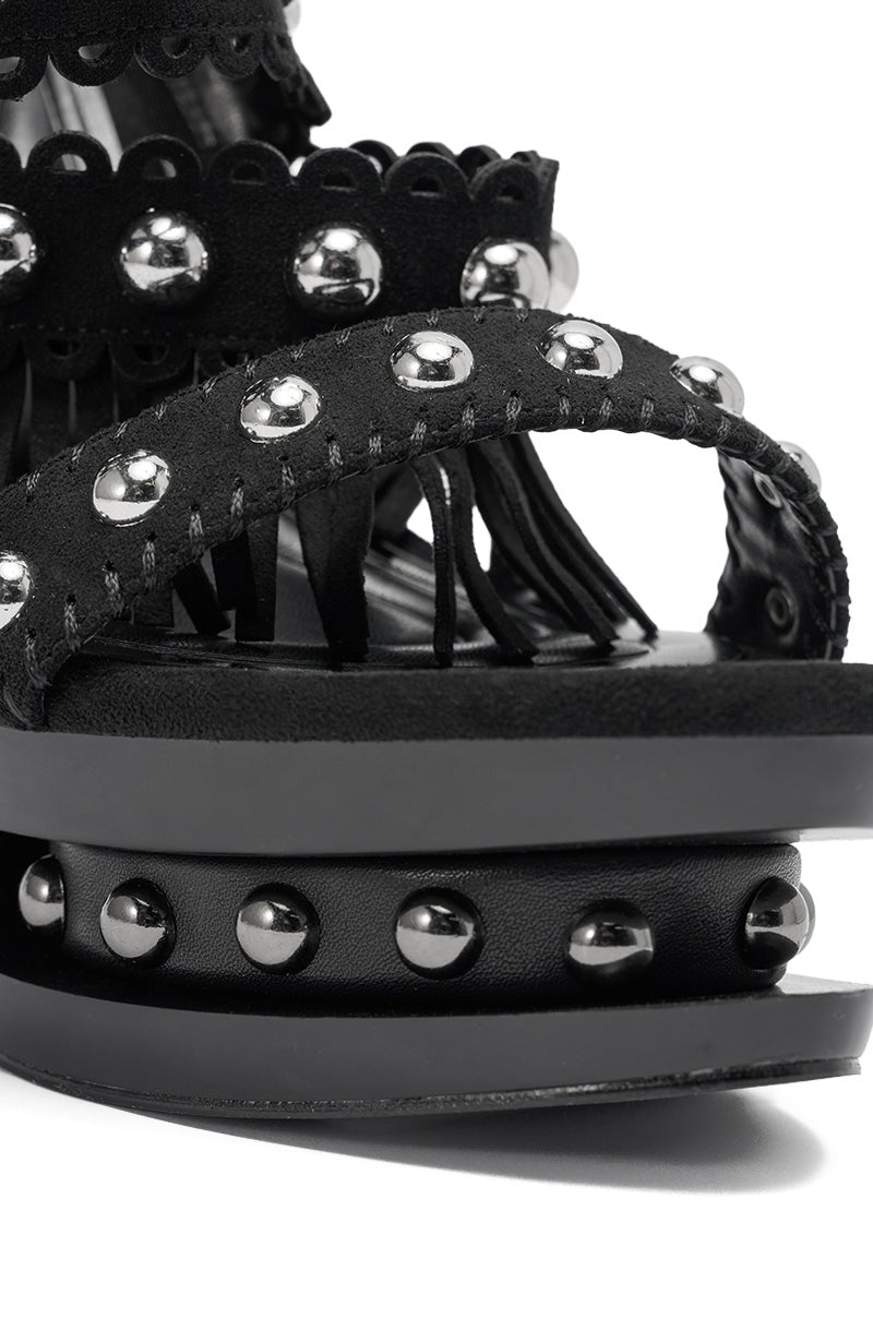 AKIRA GOLD MAROVA BLACK NOVELTY PLATFORM FRINGE EMBELLISHED SANDAL