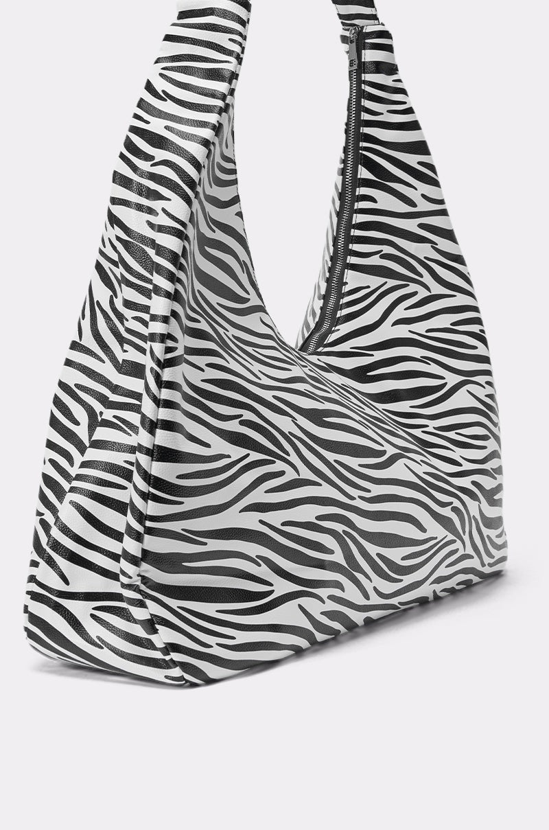 IN THE WILD OVERSIZED TOTE