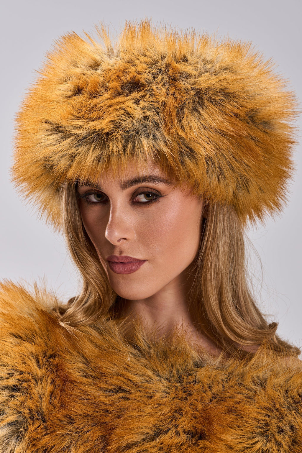 REALLY LIKE THAT FAUX FUR HEADBAND