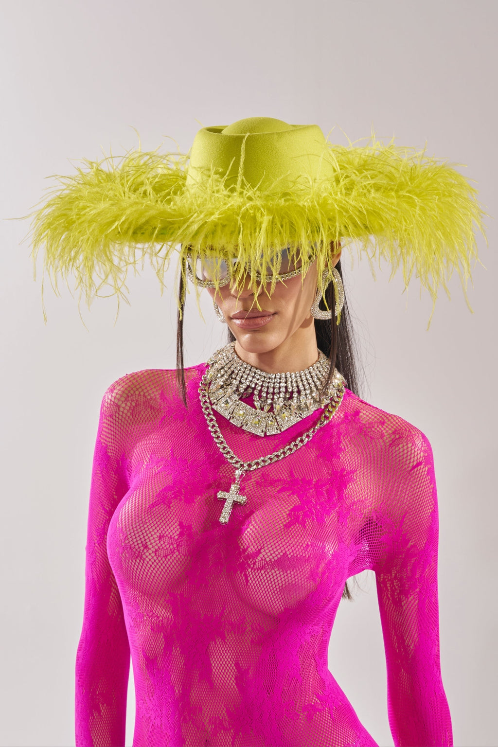 FEEL IT FEATHER BRIM HAT IN GREEN