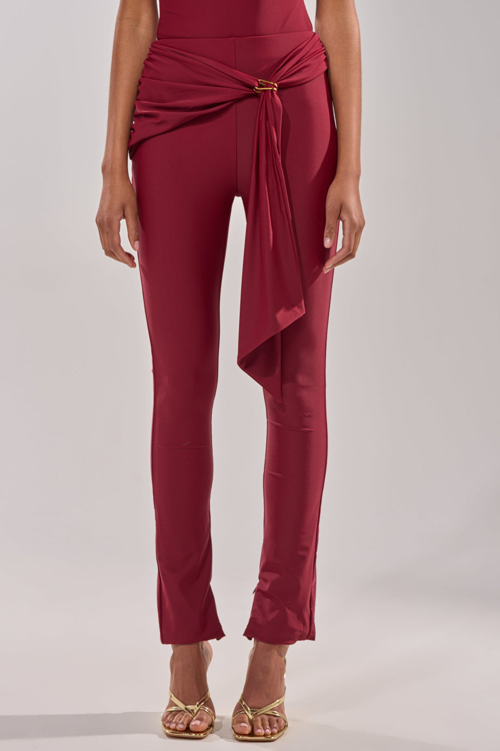 IZZY SEAMLESS LEGGING IN BURGUNDY