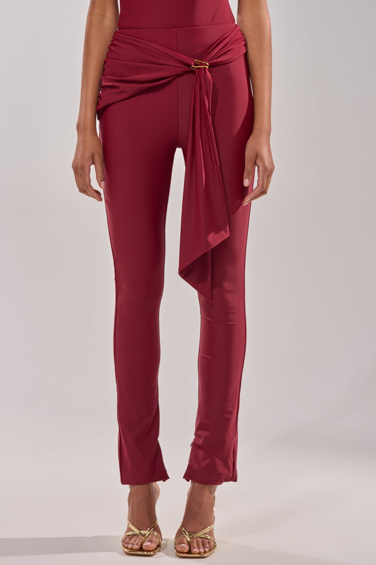IZZY SEAMLESS LEGGING IN BURGUNDY