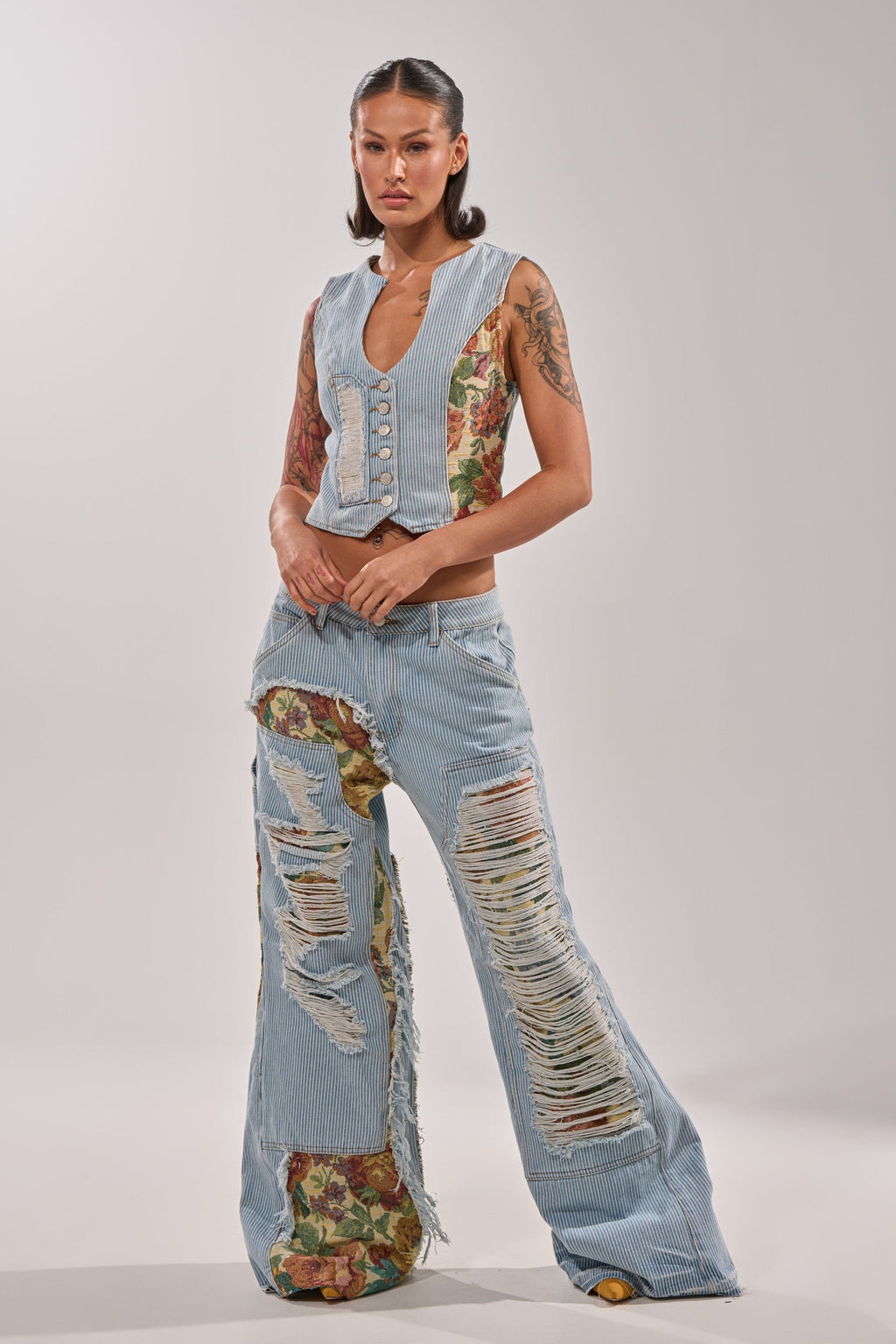 GUESS WHO STRIPE DENIM WITH BROCADE