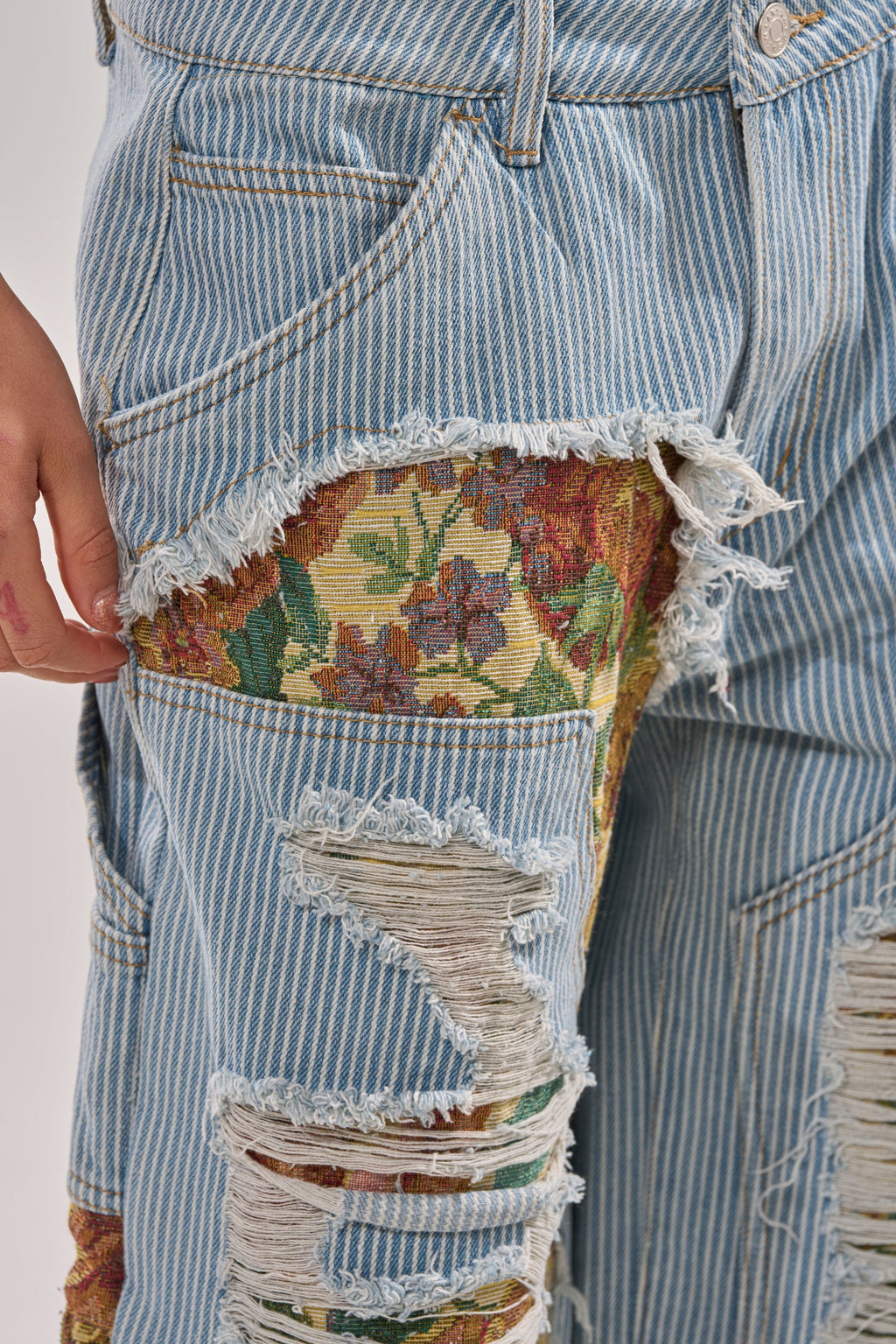 GUESS WHO STRIPE DENIM WITH BROCADE