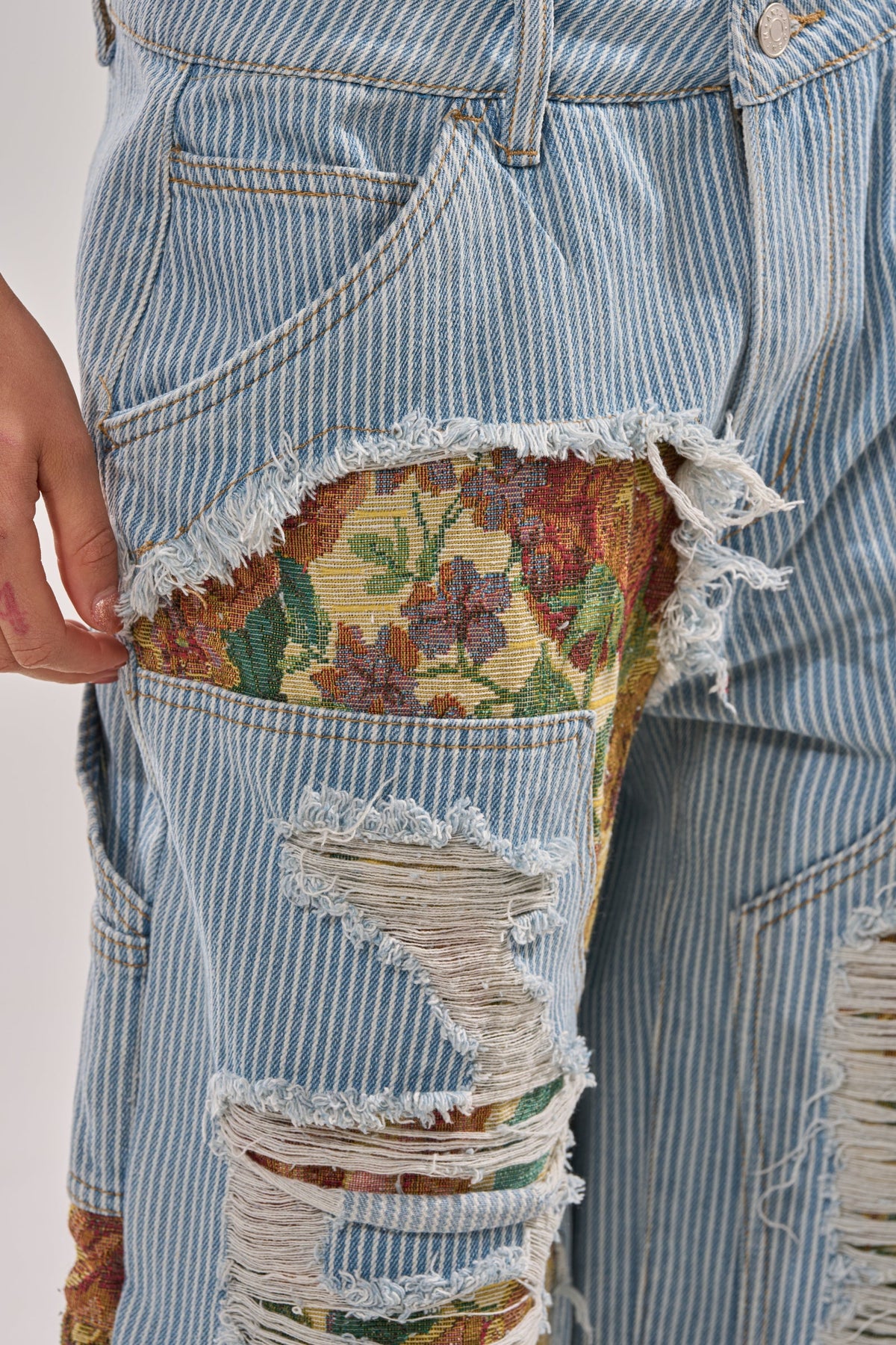 GUESS WHO STRIPE DENIM WITH BROCADE