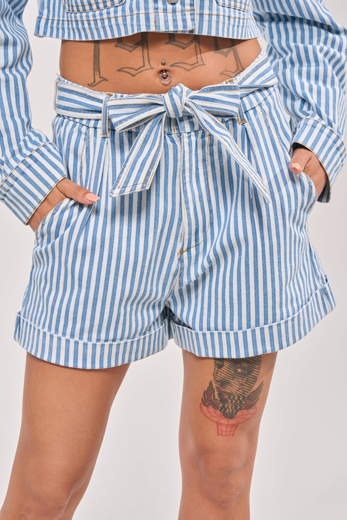 VACAY VIBES BUTTON DOWN