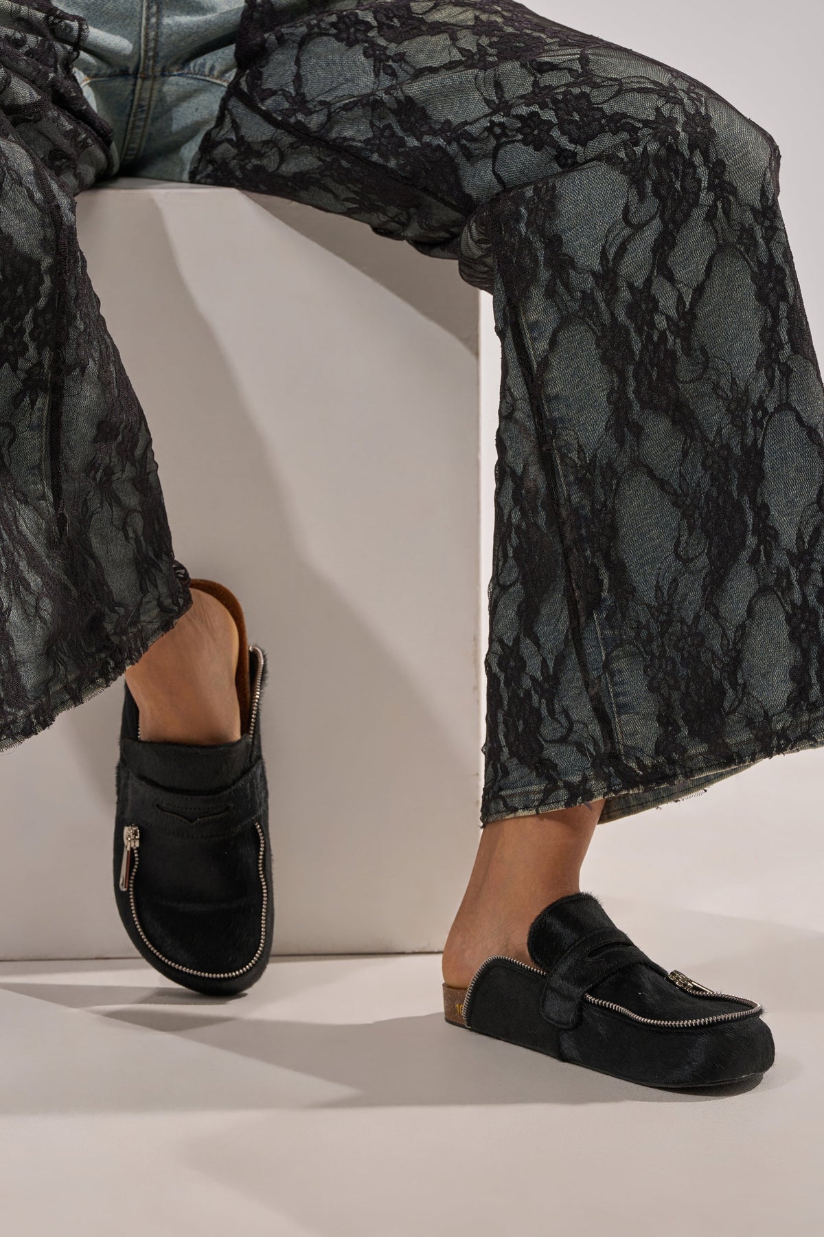 AZALEA WANG LIMERICK BLACK METAL EMBELLISHMENT FLAT
