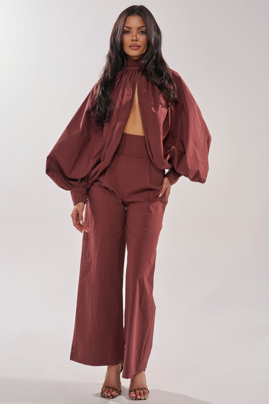GOLD COAST BALLOON SLEEVE BLOUSE IN BROWN