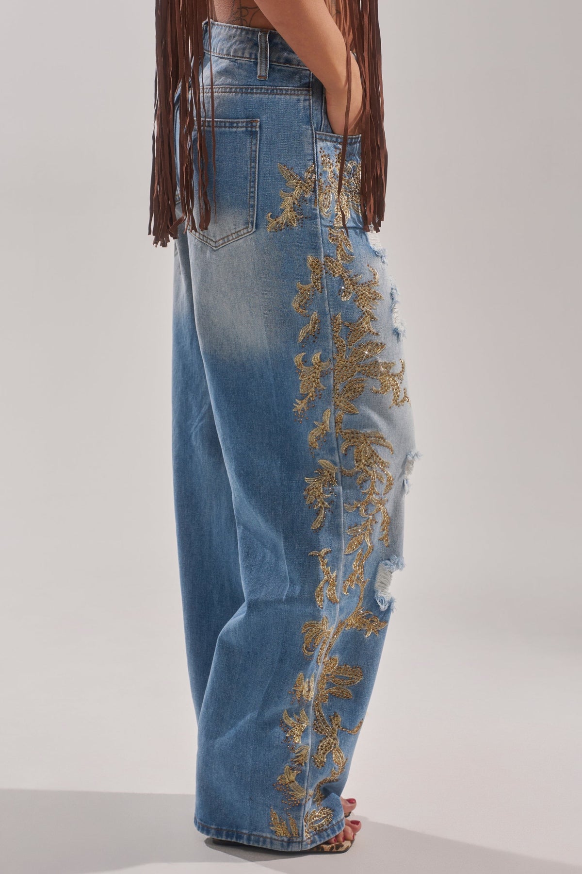 CLEO GOLDEN DISTRESSED STRAIGHT DENIM PANT