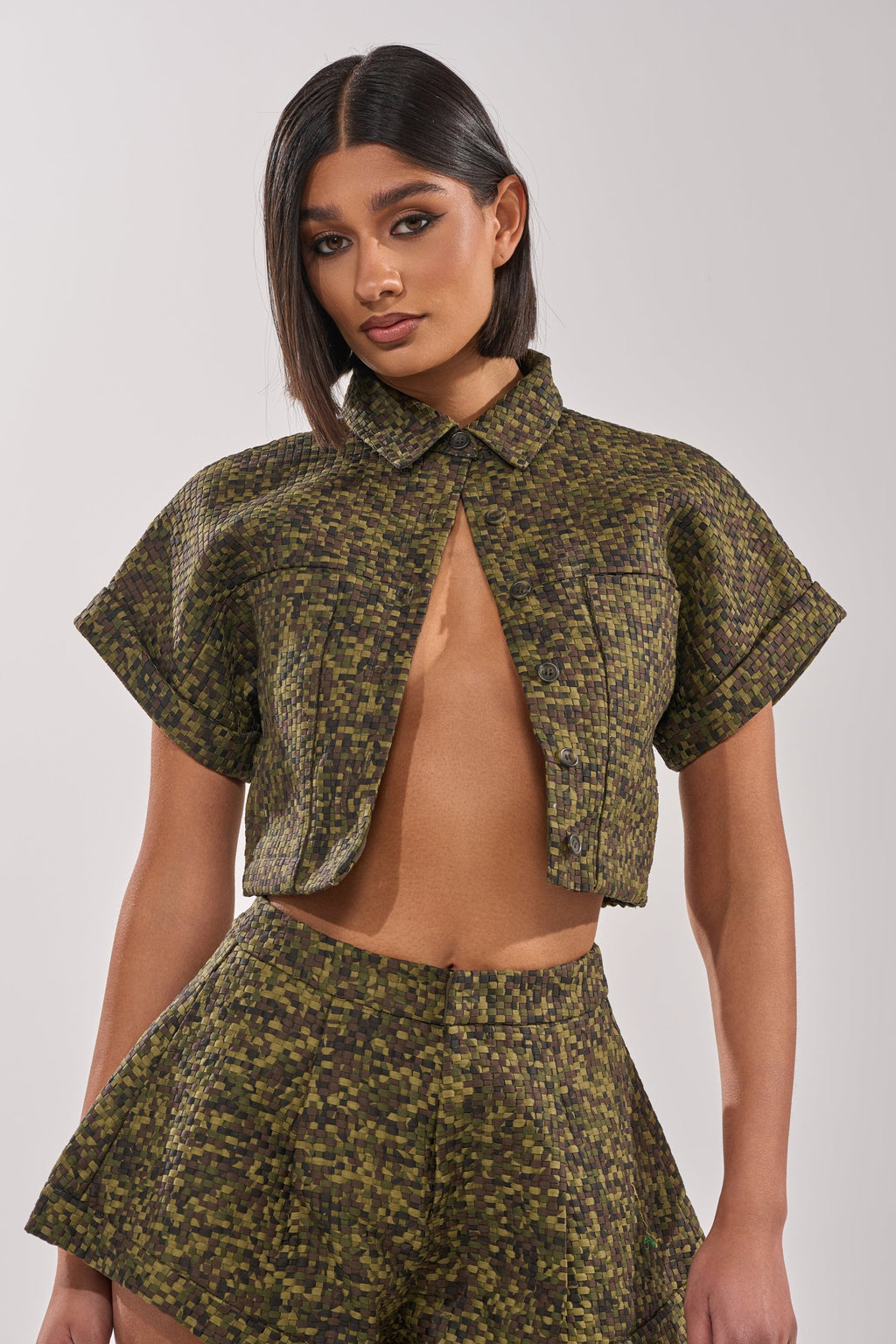 DOWN UNDER BUTTON DOWN