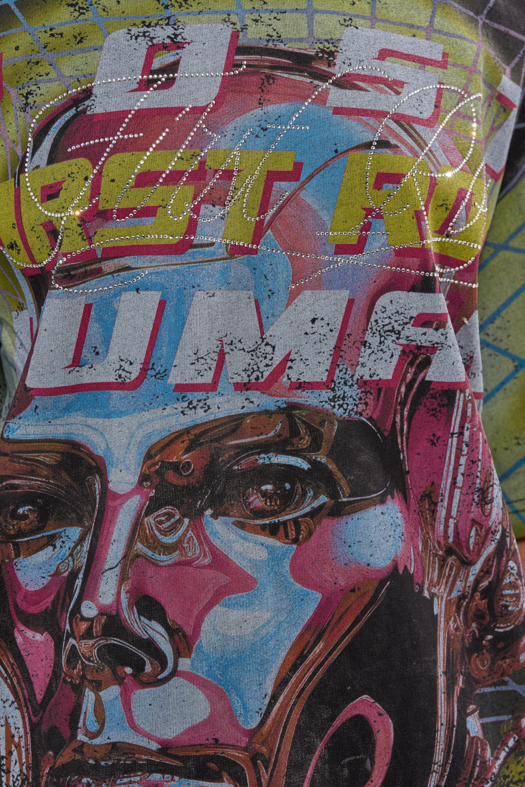 FIRST ROW NEW METAVERSE OVERSIZED GRAPHIC TEE