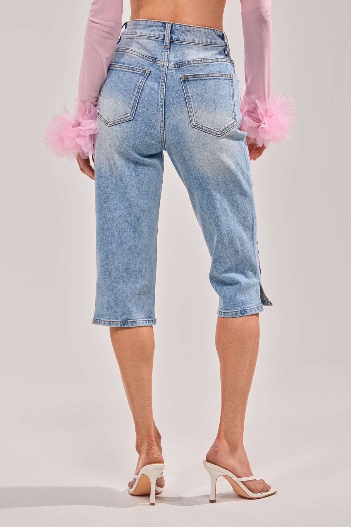 GIVE ME FLOWERS FLORAL CAPRI