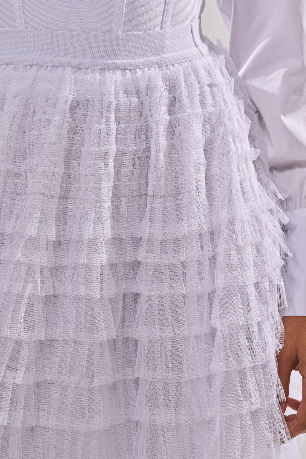 STARS ALIGNED MESH RUFFLE MAXI SKIRT IN WHITE