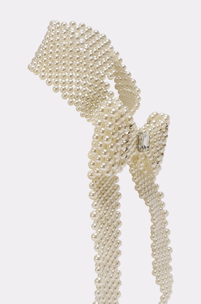 BUTTONED UP PEARL COLLAR